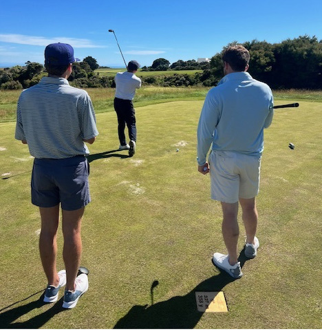 male golfers on golf court